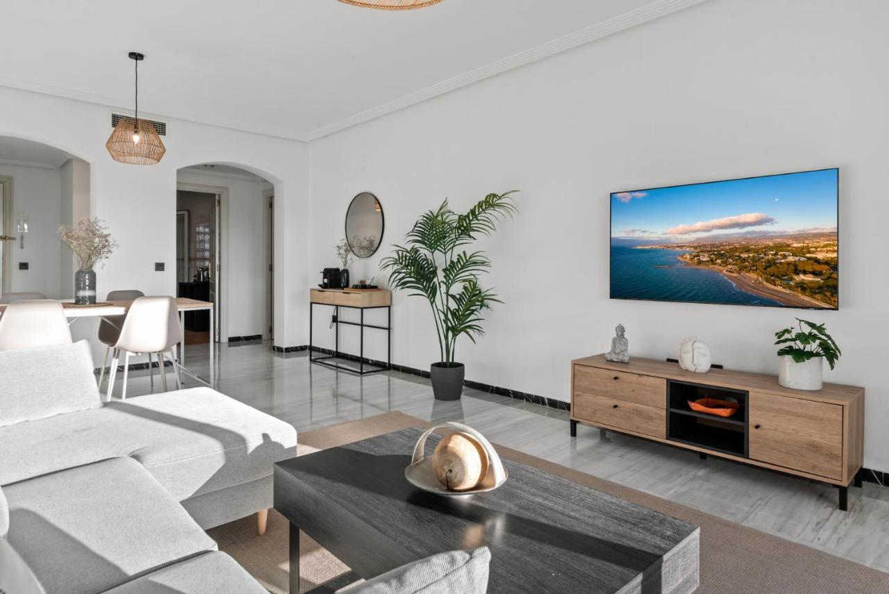 Modern Apartment - 2 Bedrooms, Beachside - Puerto Banus Marbella Exterior foto